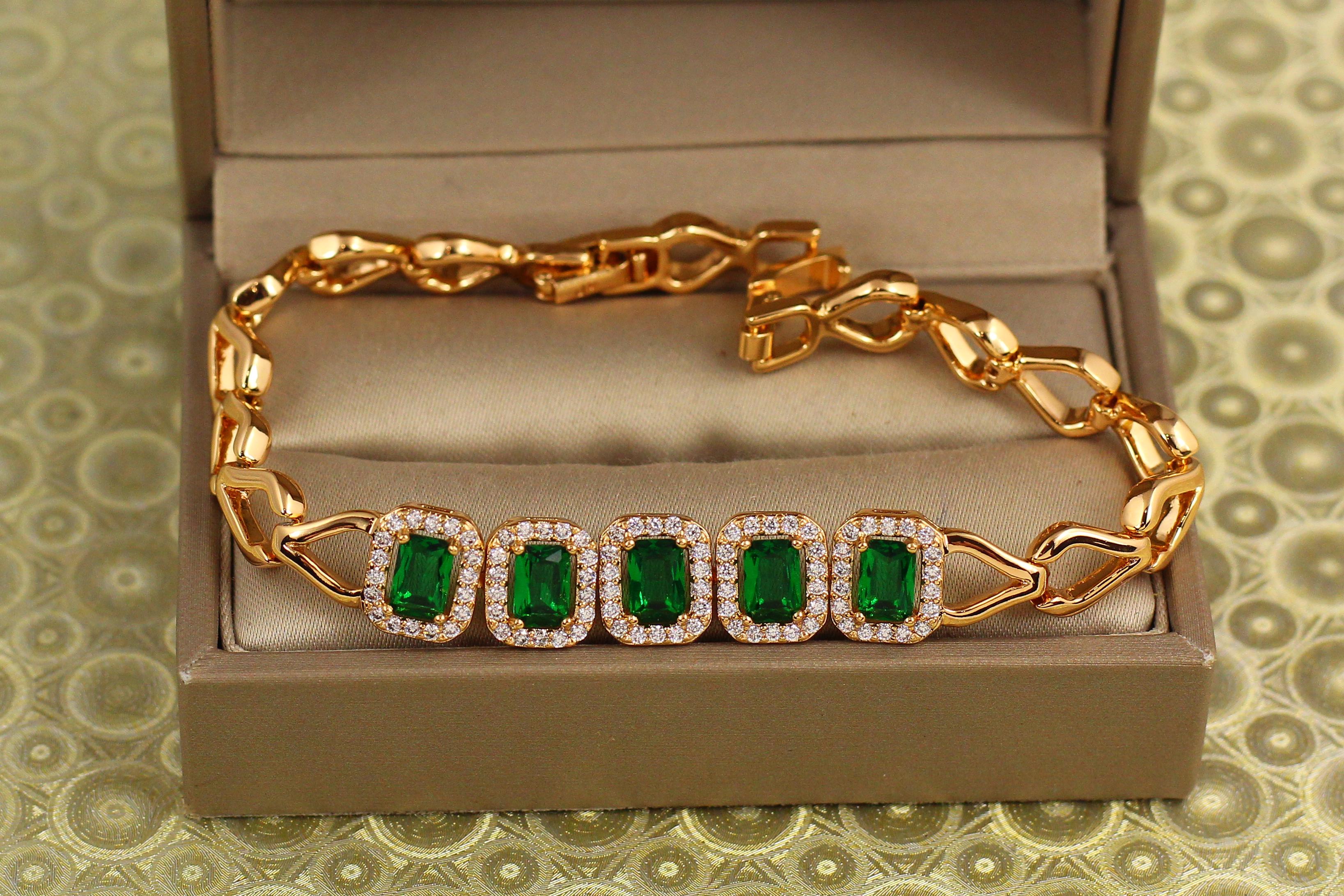 Браслет Xuping Jewelry Майское утро с зелеными камнями 17 см 10 мм Золотистый