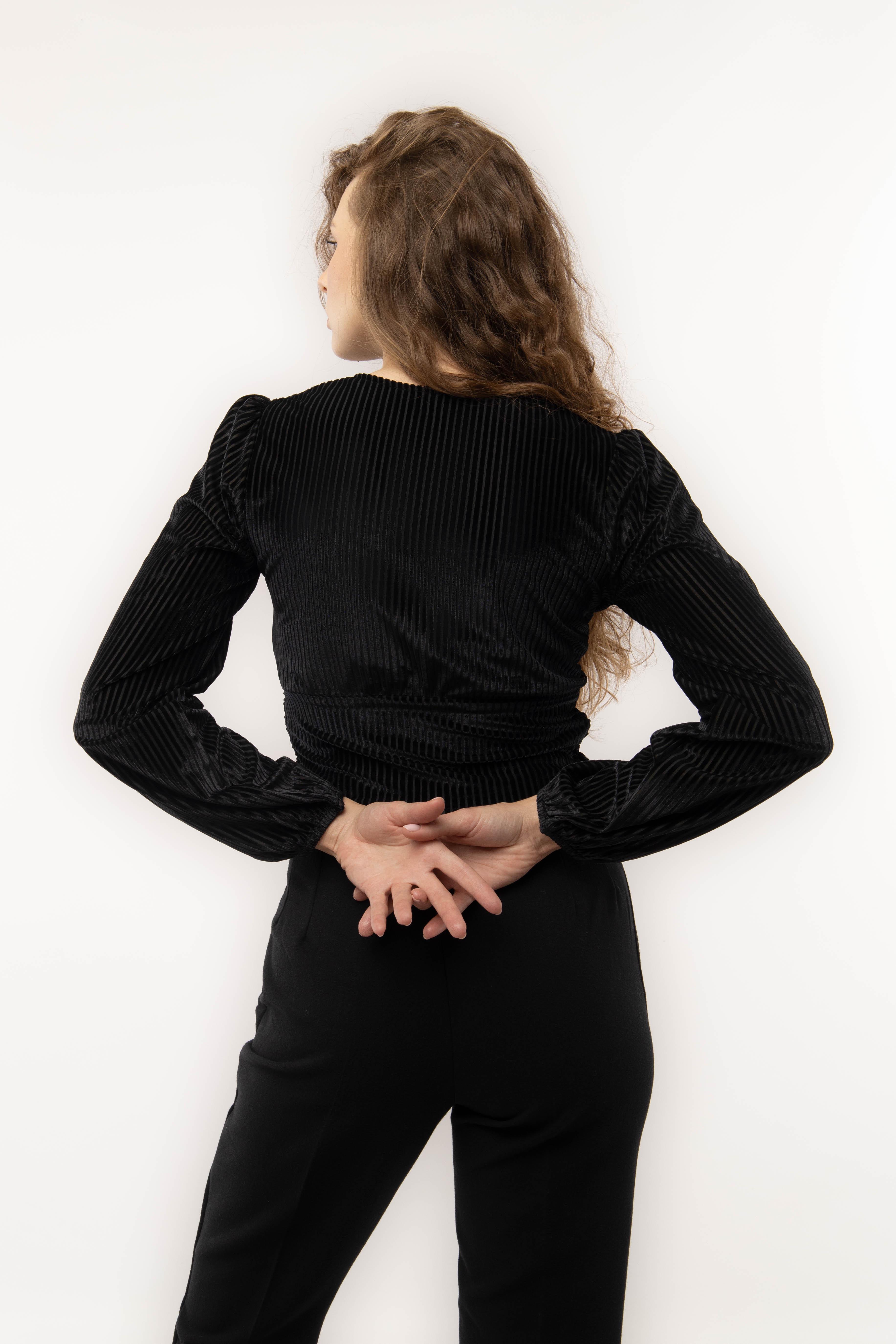 Блуза женская ЦБ-00233093 с длинным рукавом слим р. 44 Черный (SKT000940533) - фото 2 Блуза женская ЦБ-00233093 с длинным рукавом слим р. 44 Черный (SKT000940533) - фото 2