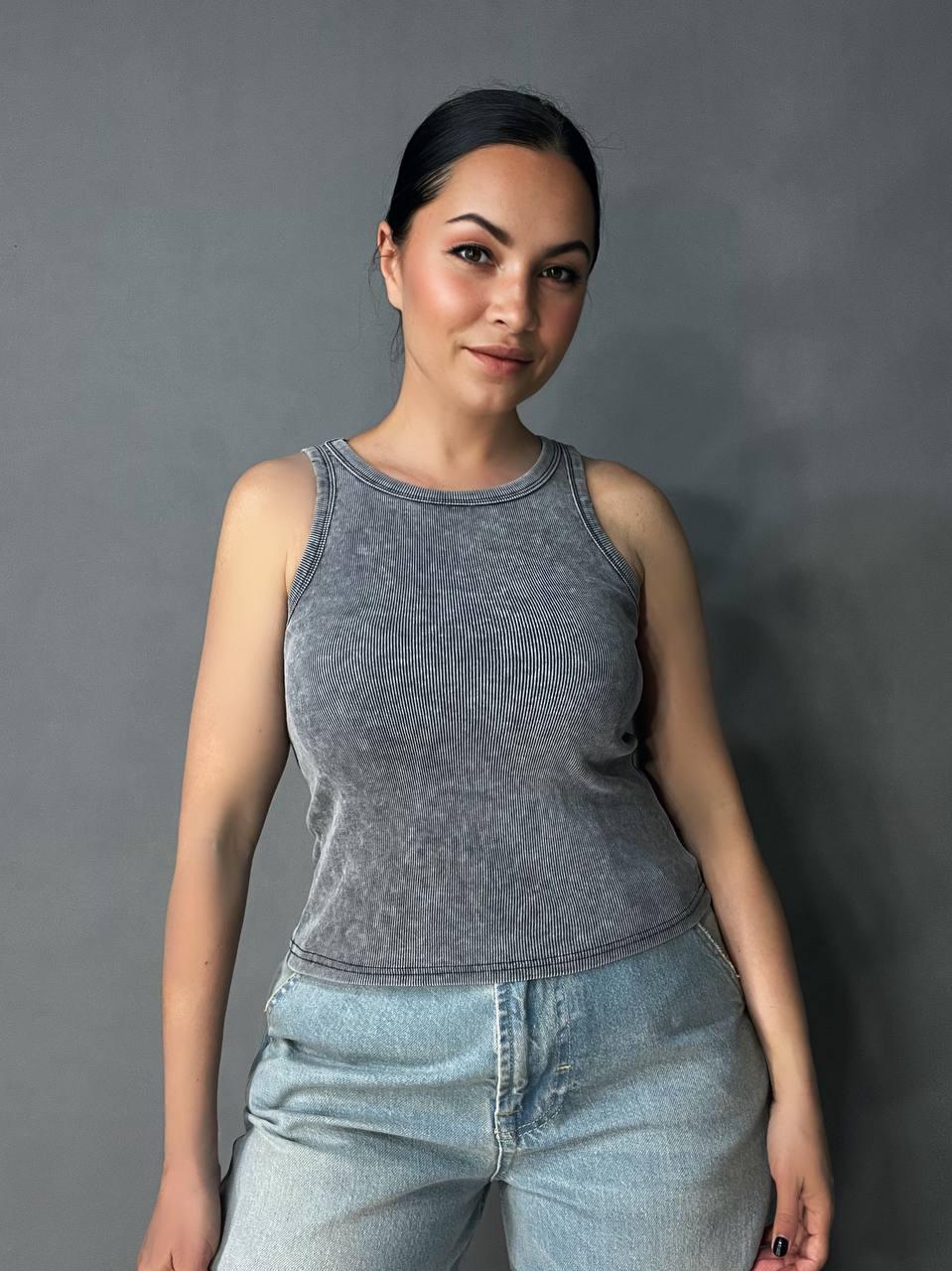 Майка жіноча A-N 2733 у рубчик з порізаними швами OS Сірий (26794579) - фото 1 Майка жіноча A-N 2733 у рубчик з порізаними швами OS Сірий (26794579) - фото 1