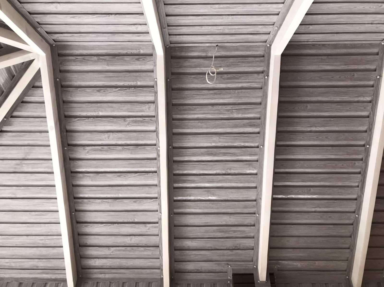 Сайдинг металлический блок-хаус 1-х сторонний 370х1000 мм глянець Белое дерево - фото 3 Сайдинг металлический блок-хаус 1-х сторонний 370х1000 мм глянець Белое дерево - фото 3