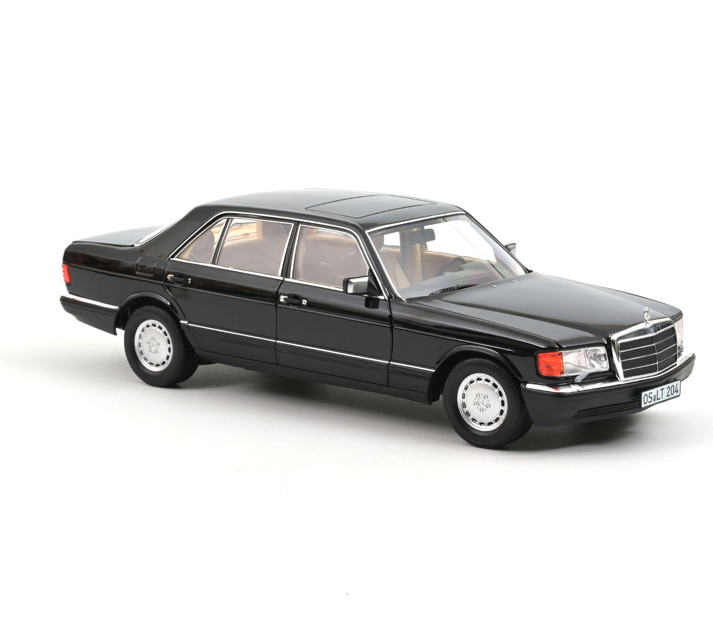 Модель автомобіля Norev 1:18 Mercedes-Benz 560 SEL W126 1985-1991 Black (183793)