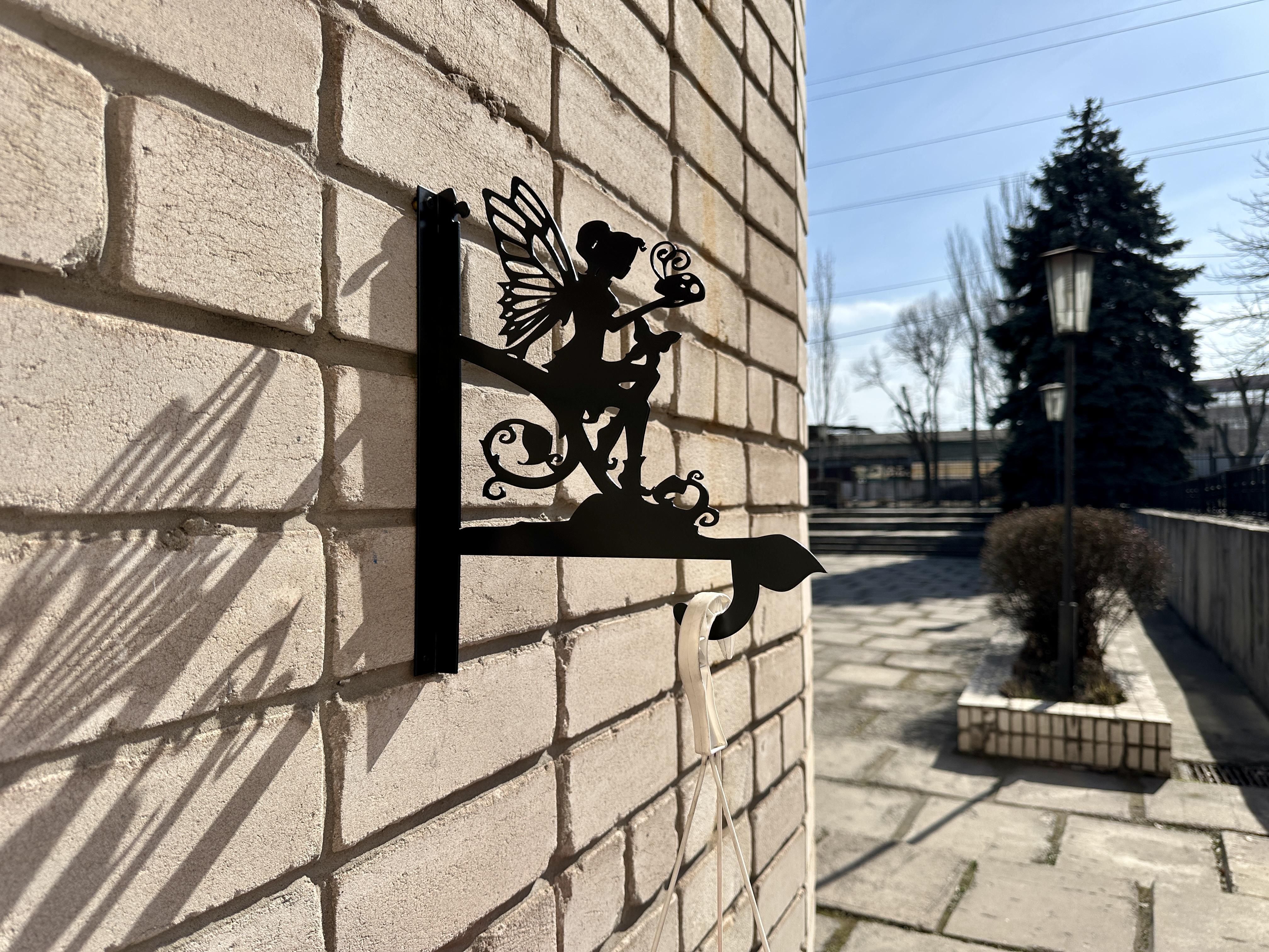 Кронштейн Фея с жучком для кашпо с цветами метал Черный (М004) - фото 2