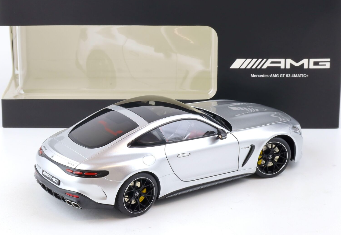 ᐉ Модель атвомобиля Mercedes-Benz 1:18 AMG GT 63 4Matic+ C192