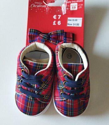 Пінетки капці для хлопчика Pepco Cristmas з метеликом р. 20