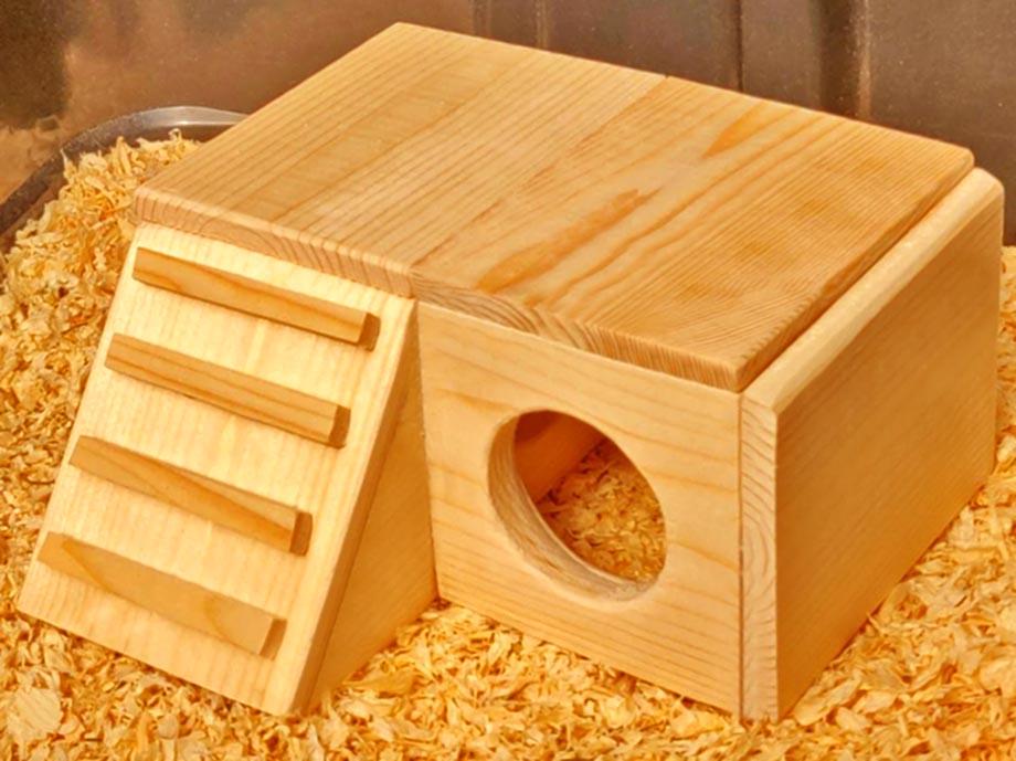 Будиночок для шиншили з дерева Куджал Каррі (ДДШ-003503) Будиночок для шиншили з дерева Куджал Каррі (ДДШ-003503)