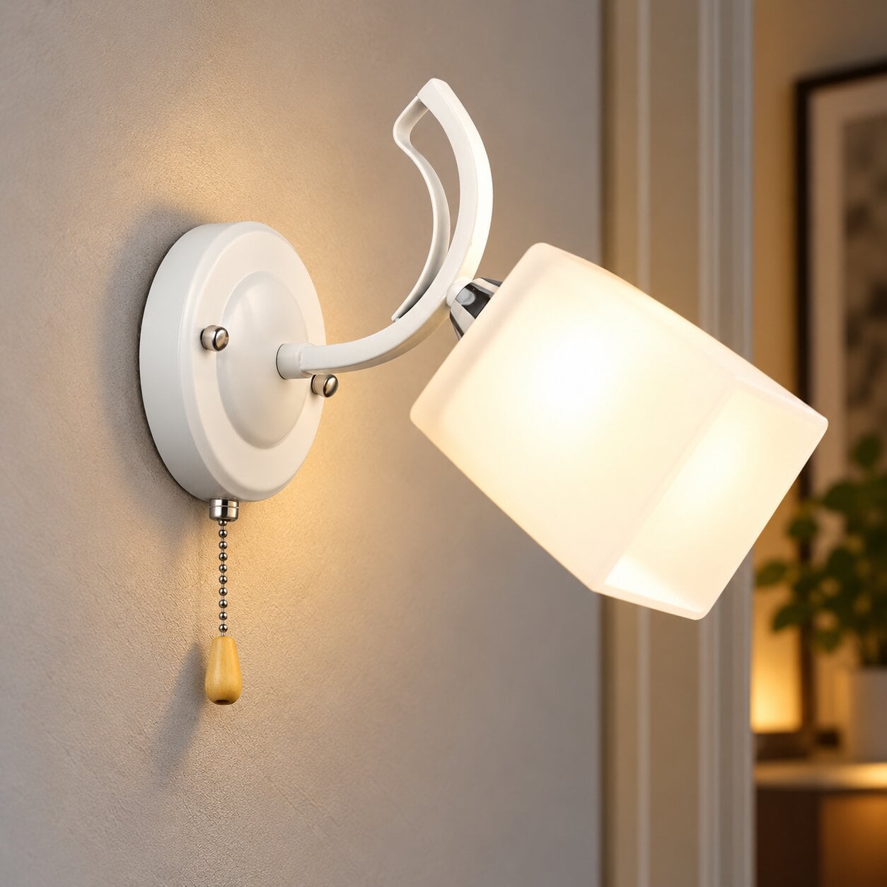 Бра Sirius с квадратным плафоном из стекла под лампу Е27 Белый/Хром (B N6107/1W WT+CR)