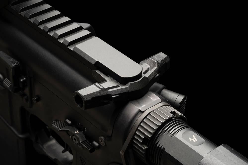 Рукоятка заряжания SI AR-15 T-Bone Black (7003010) - фото 7 Рукоятка заряжания SI AR-15 T-Bone Black (7003010) - фото 7