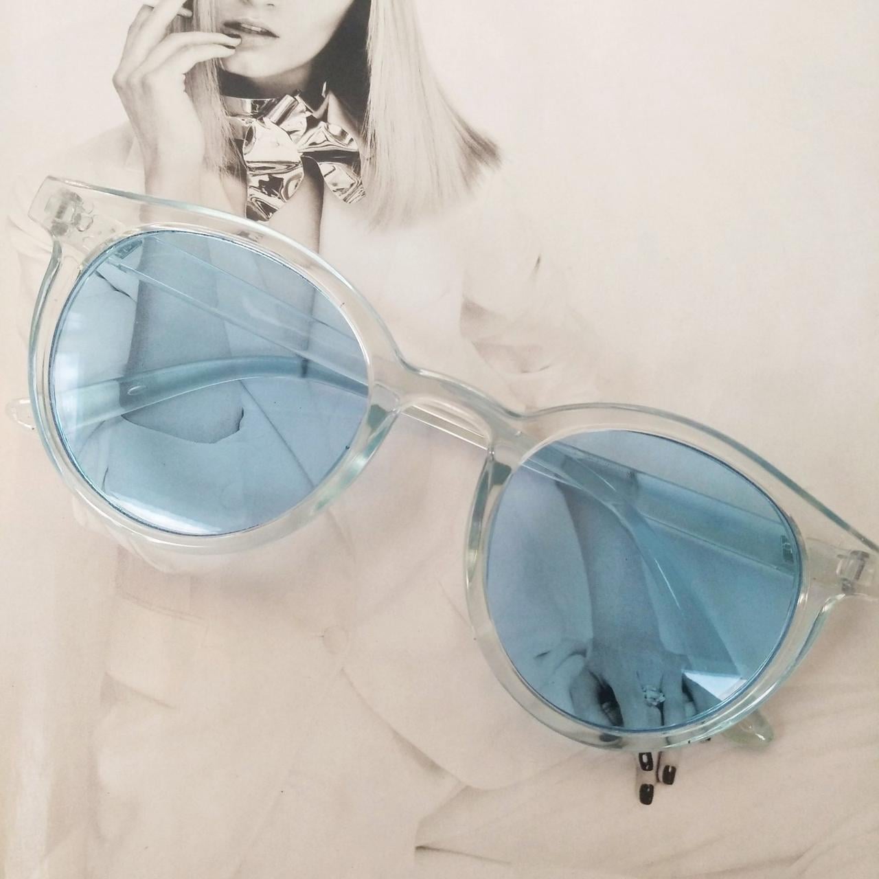 Солнцезащитные очки стильные в цветной оправе Голубой