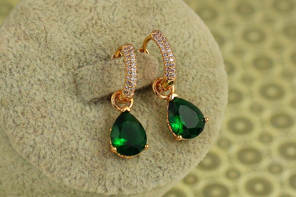 Серьги подвески Xuping Jewelry со съемной зеленой каплей 2,5 см Золотистый (34718040)