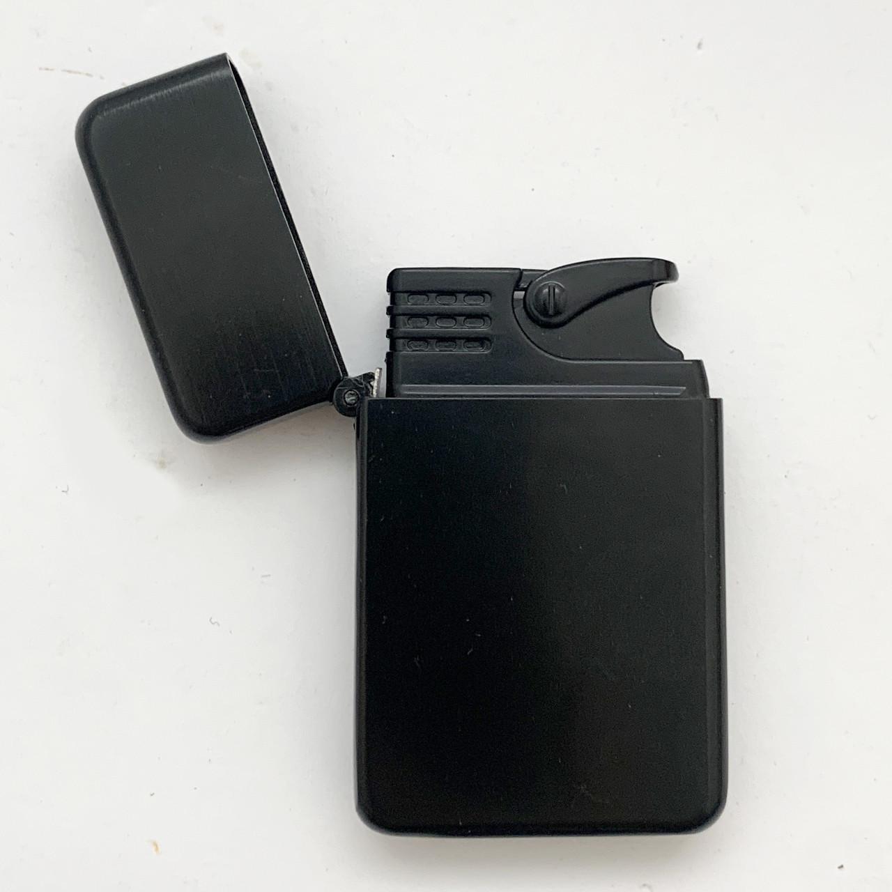 Запальничка з гравіюванням та газ для дозаправки у комплекті Чорний - фото 4 Запальничка з гравіюванням та газ для дозаправки у комплекті Чорний - фото 4