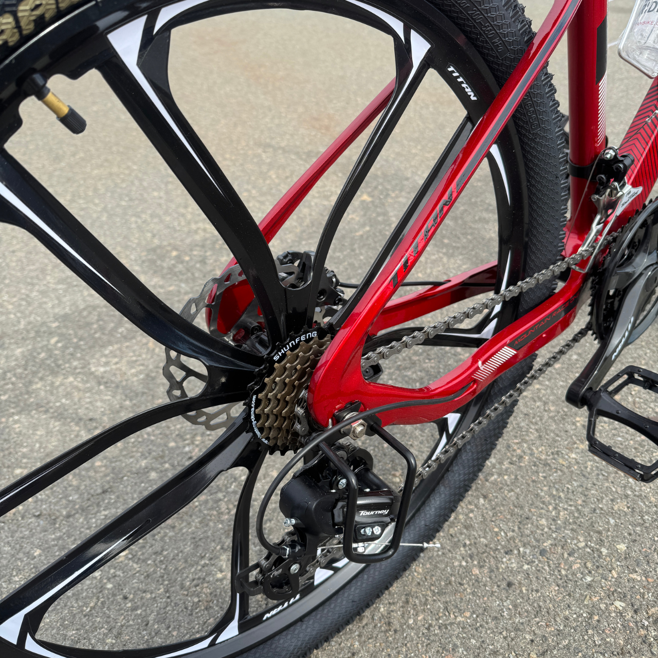 Велосипед подрібний на литих дисках Titan 26" Shadow 2025 15,5" Red/Black - фото 7