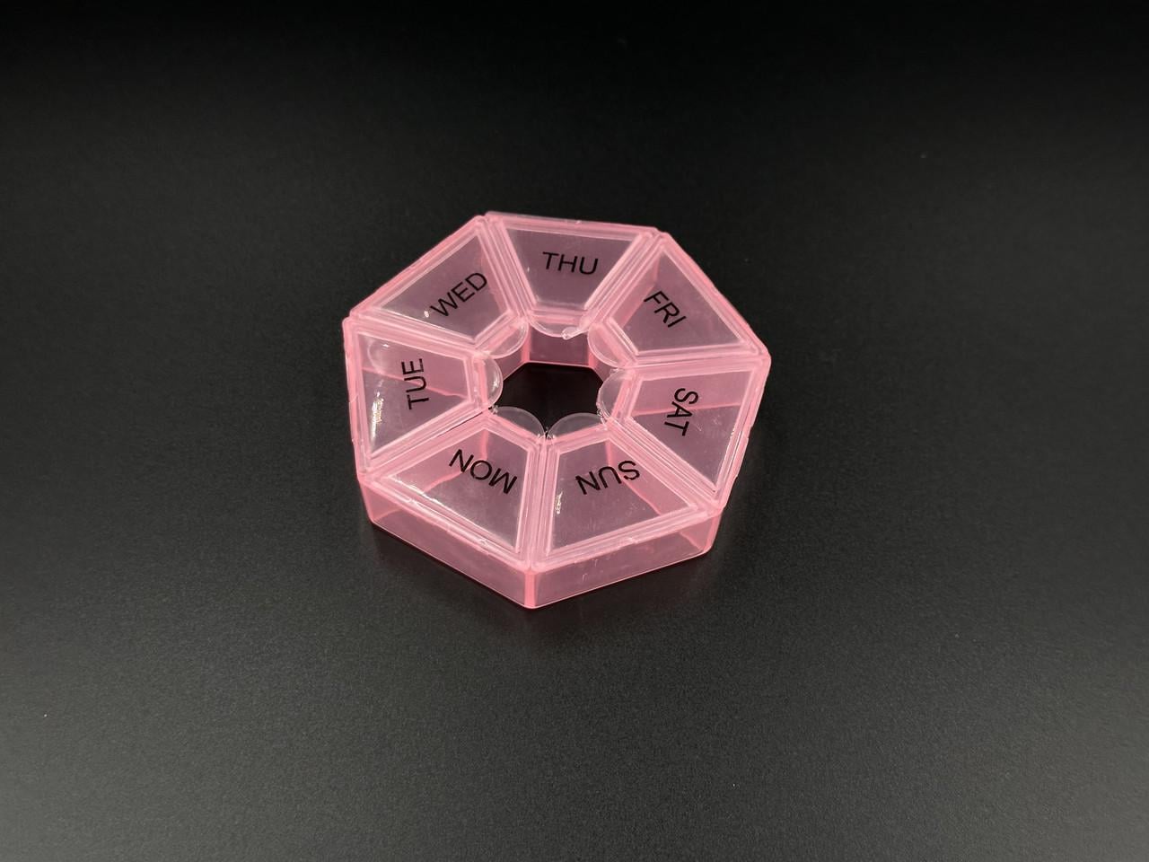 Органайзер пластиковый для таблеток на 7 отделений 7,5х7,5х1,7 см Розовый (BOX-55)
