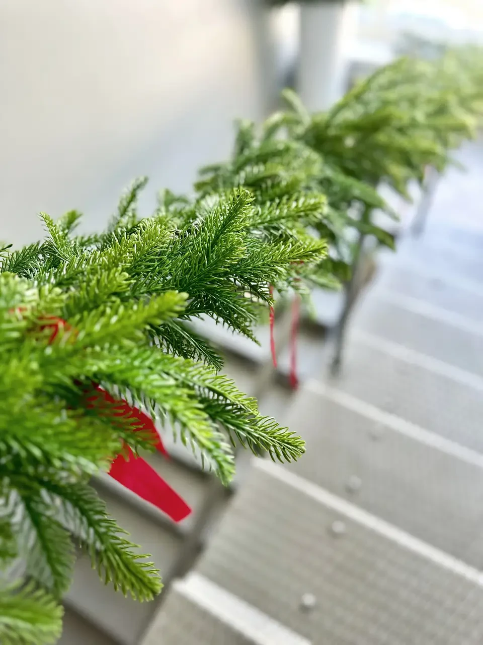 Хвойна гірлянда SGH Forest лита 1,2 м Зелений з салатовими кінчиками (2759551452) - фото 4 Хвойна гірлянда SGH Forest лита 1,2 м Зелений з салатовими кінчиками (2759551452) - фото 4