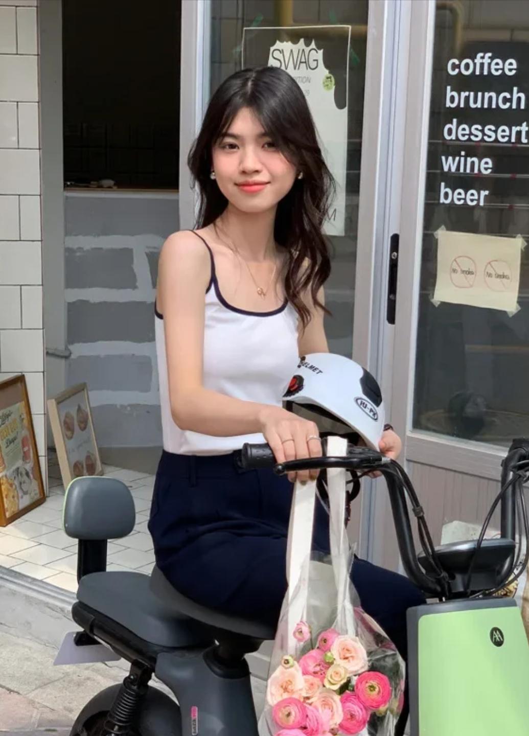 Майка жіноча бавовняна Two Colors з вкладишами One size Білий (1865-42-03) - фото 7