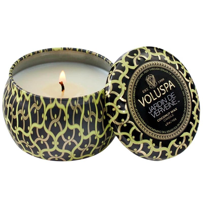 Свеча ароматическая Voluspa Maison Noir Jardin De Verveine 113 г металлическая шкатулка (111004538)