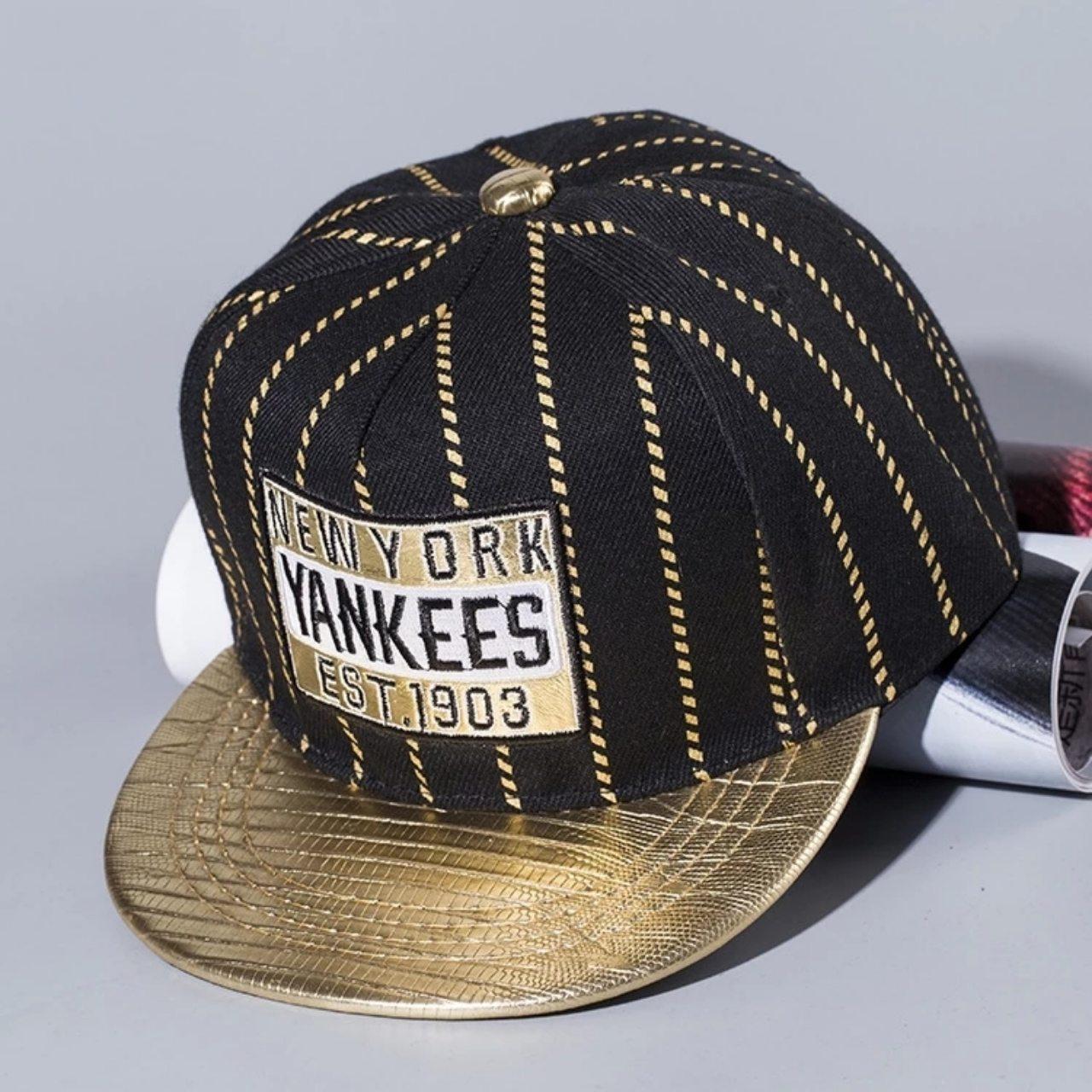 Кепка снепбек детская Yankees с прямым козырьком унисекс Золотой Кепка снепбек детская Yankees с прямым козырьком унисекс Золотой