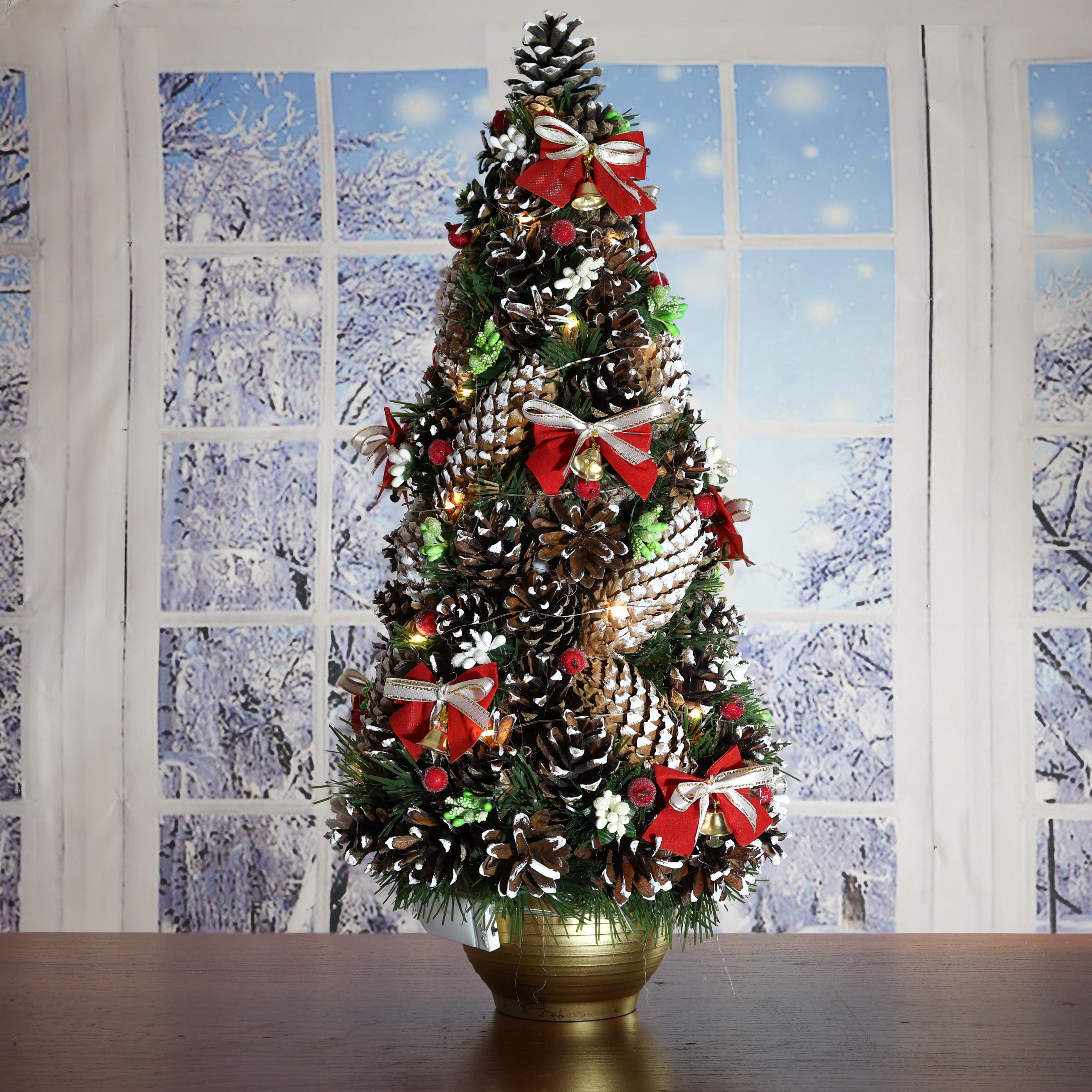 Елка Декоративная рождественская ДАЙС из шишек и декора на золотистой подставке с лед подсветкой 45 см (Е4522ЛЗ) - фото 2 Елка Декоративная рождественская ДАЙС из шишек и декора на золотистой подставке с лед подсветкой 45 см (Е4522ЛЗ) - фото 2