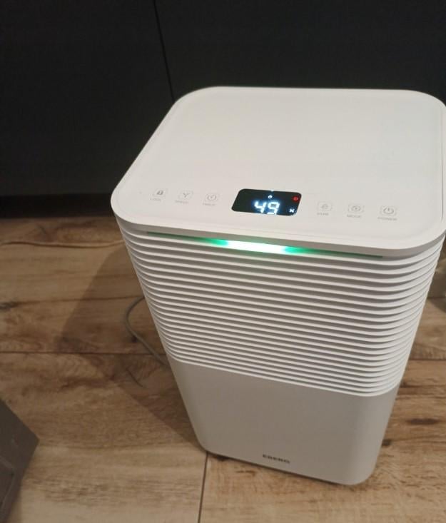 Осушитель воздуха EBERG RICO 12л/24 г/WiFi /таймер/гигростат - фото 3 Осушитель воздуха EBERG RICO 12л/24 г/WiFi /таймер/гигростат - фото 3