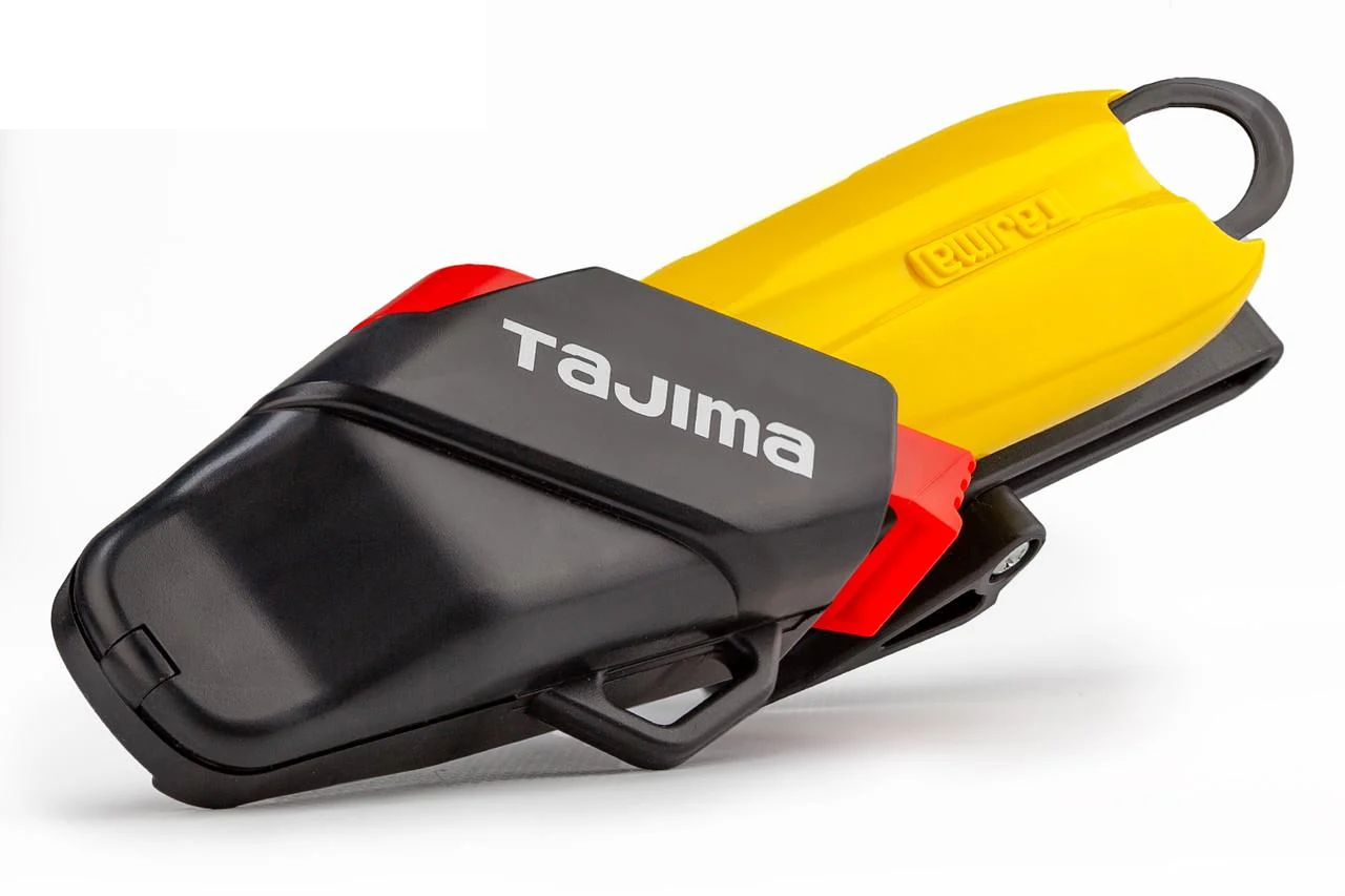 Нож строительный с кобурой TAJIMA DC-L500YSFBL автоматический фиксатор 18 мм (29710372)