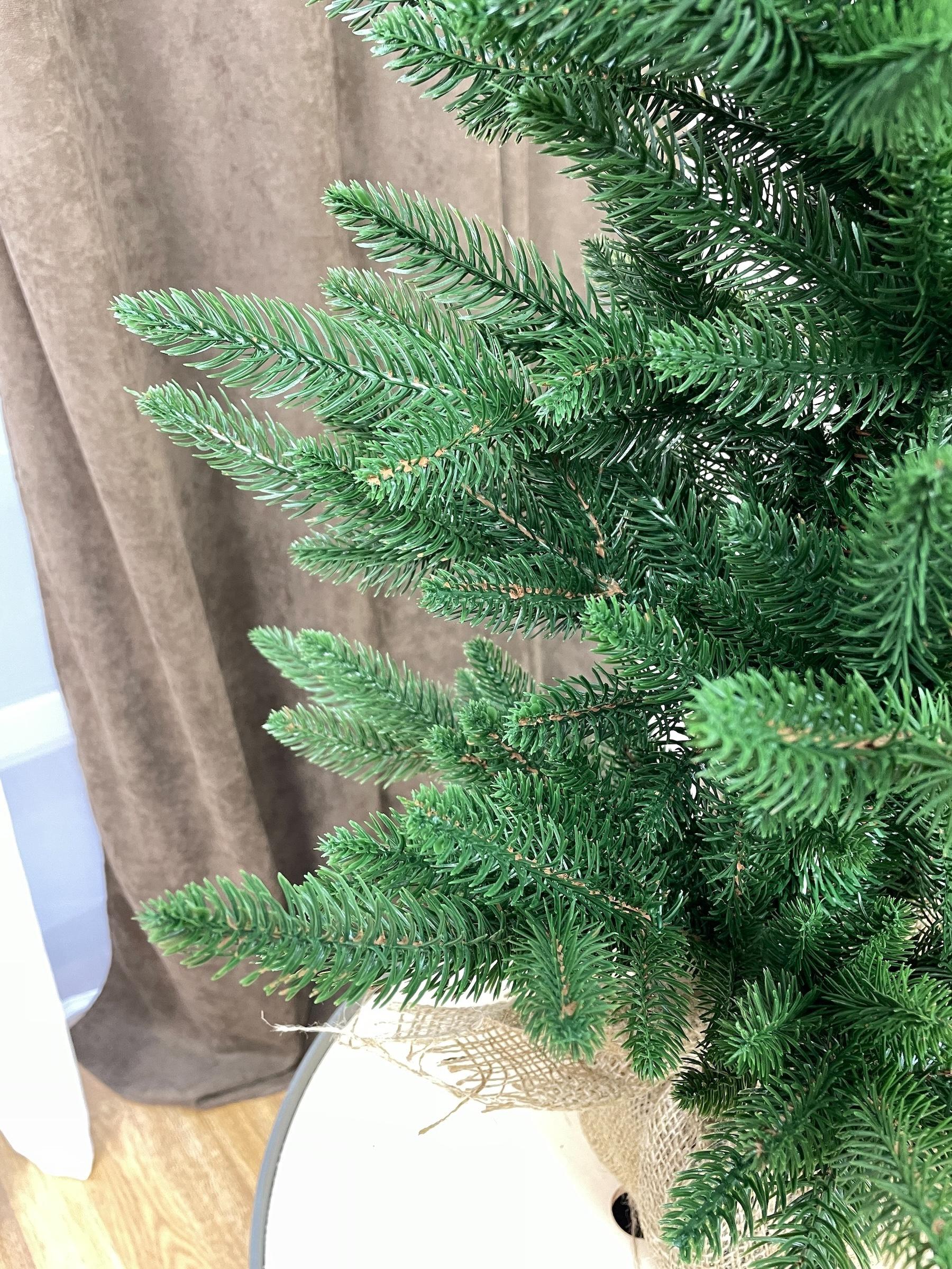 Искусственная елка литая Classic в горшке с мешковиной 90 см Зеленый (Н01014) - фото 6 Искусственная елка литая Classic в горшке с мешковиной 90 см Зеленый (Н01014) - фото 6