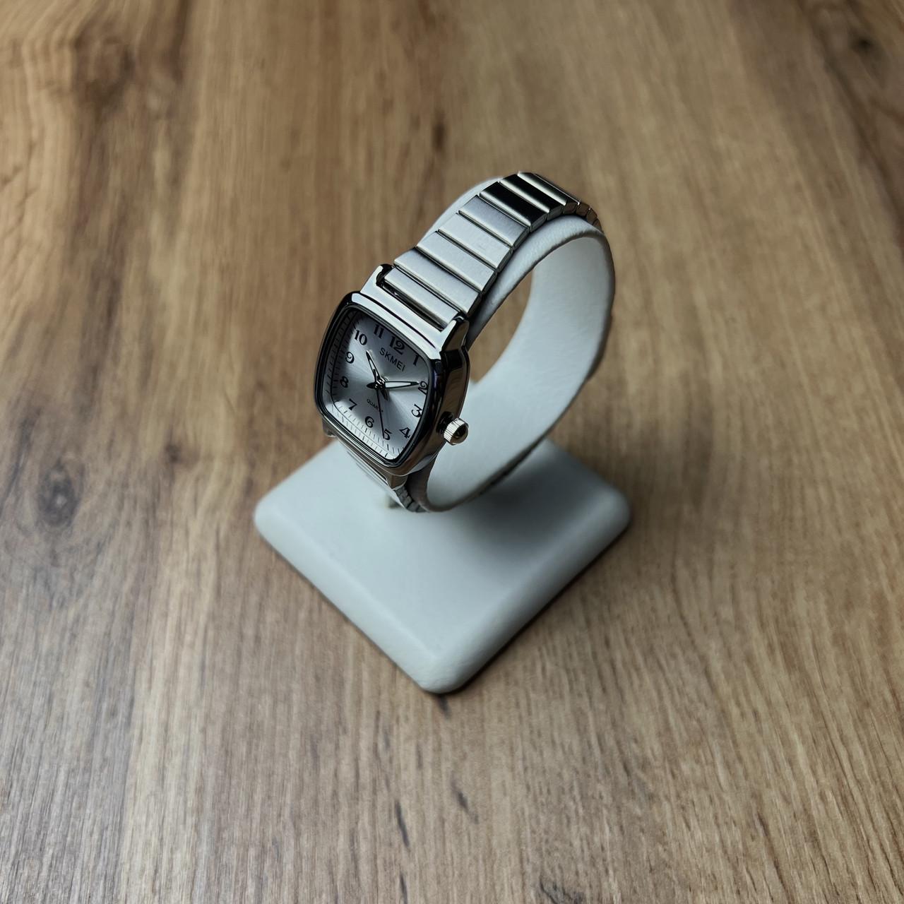 Годинник жіночий металевий Skmei Сріблястий з цифрами (z065-1) - фото 3