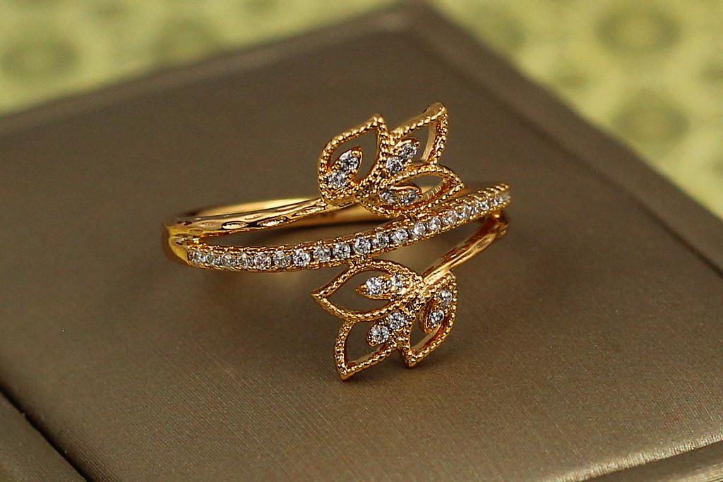 Кольцо Xuping Jewelry Молодые листья р. 17 Золотистый