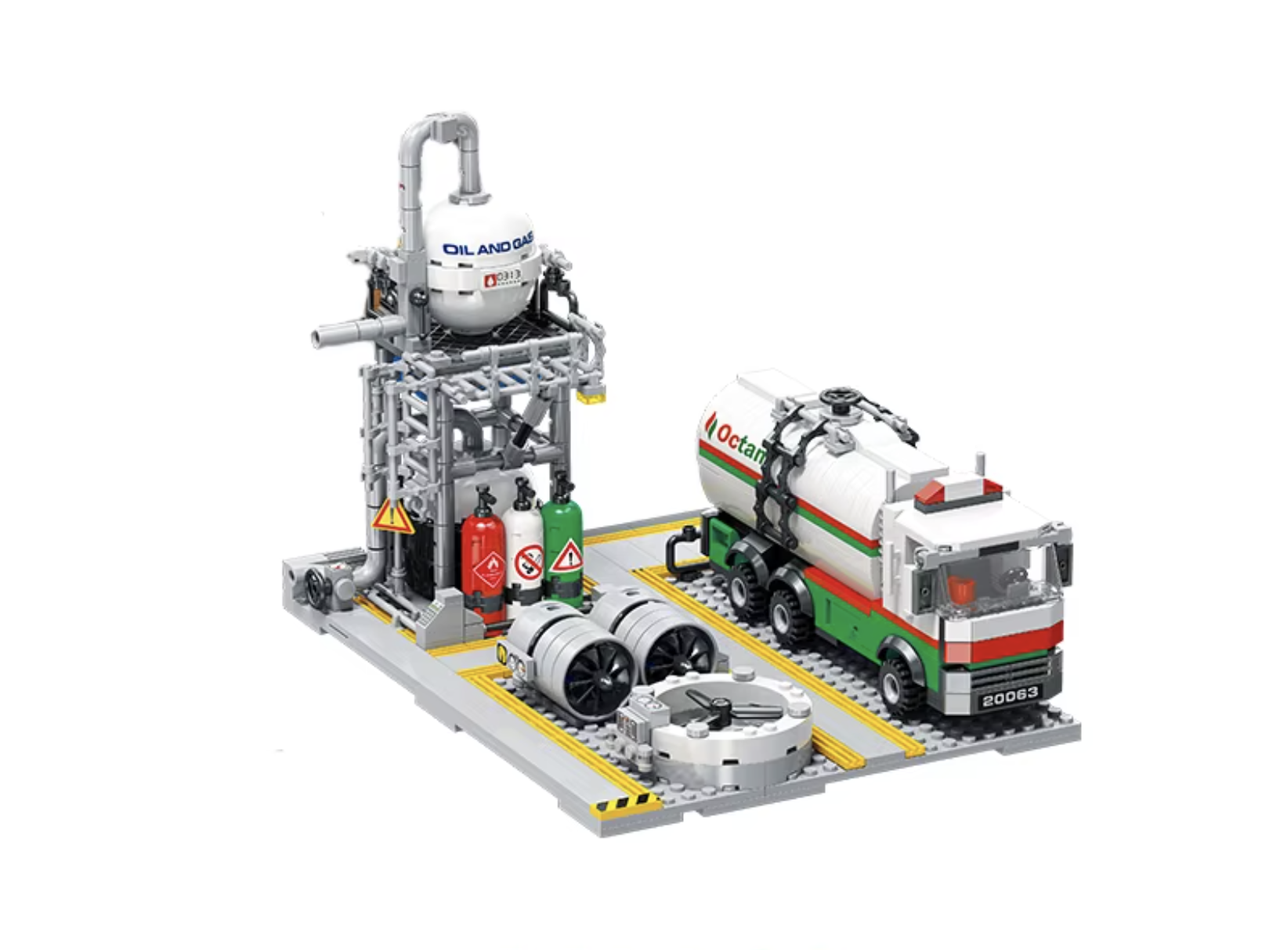 Конструктор Jie Star Бензовоз із паливною станцією 721 деталь (KO-14) Конструктор Jie Star Бензовоз із паливною станцією 721 деталь (KO-14)