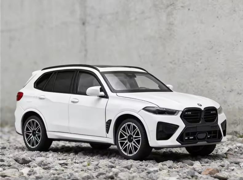 Масштабная модель автомобиля BMW X5 M F95 металлическая 1:24 (36292111)