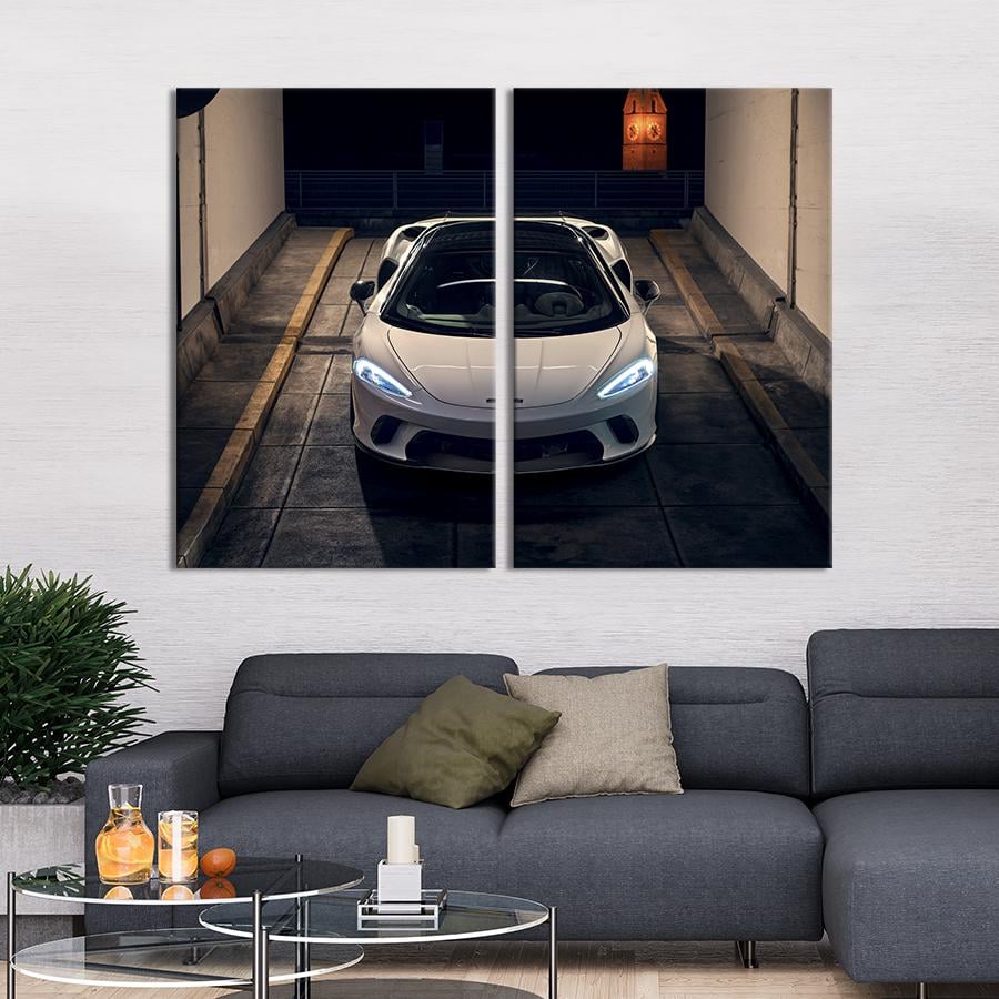Картина на холсте Белоснежный автомобиль McLaren GT 165x122 см (1373-2)
