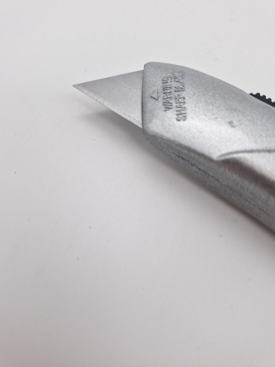 Нож строительный HT HERMES TOOLS металлический с выдвижным трапециевидным лезвием (18-008) - фото 2 Нож строительный HT HERMES TOOLS металлический с выдвижным трапециевидным лезвием (18-008) - фото 2