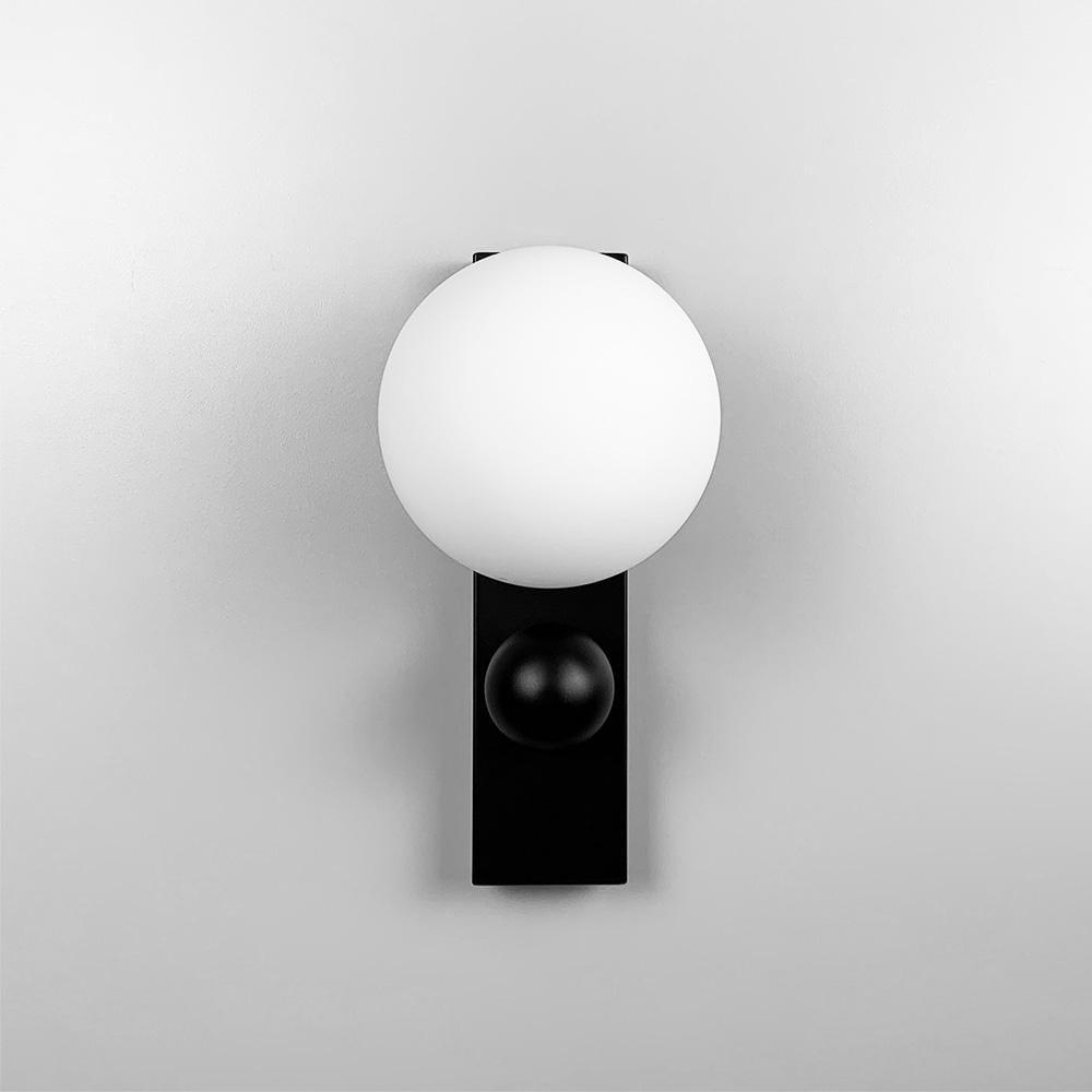 Бра Line.F WB 18/1 BK NASH с белым плафоном Черный (3216_6465)