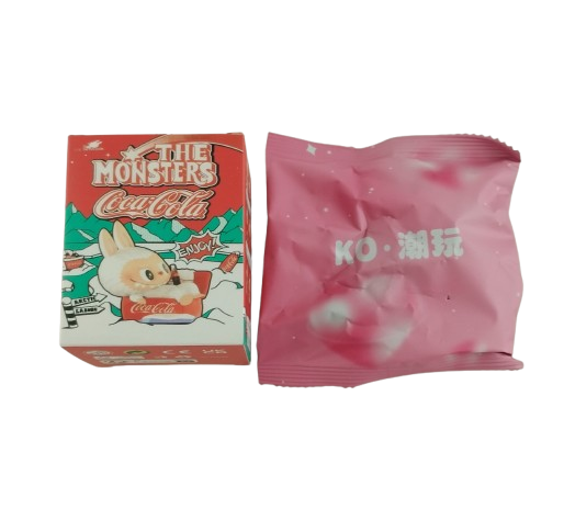 Фігурка-сюрприз Лабубу із серії Кока-Кола (000078) Фігурка-сюрприз Лабубу із серії Кока-Кола (000078)