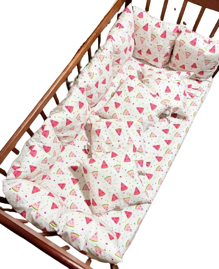 Бортики-подушки на детскую кроватку 12 подушек и простынь на резинке (854) Бортики-подушки на детскую кроватку 12 подушек и простынь на резинке (854)