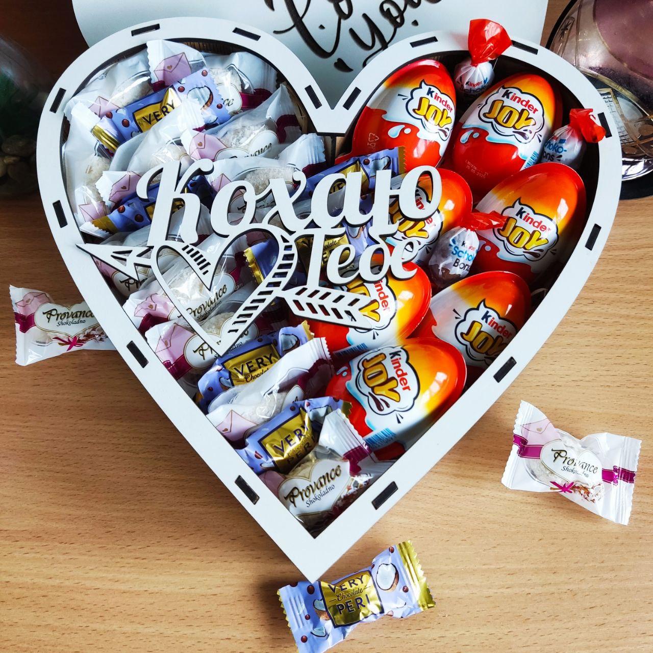 Подарочный бокс с киндерами и конфетами для девушки на новый год/день рождения/8 марта (ar109)