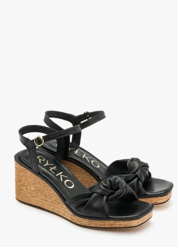Босоножки женские кожаные RYLKO на танкетке р. 41 Черный (6TF39_X_ __45) Босоножки женские кожаные RYLKO на танкетке р. 41 Черный (6TF39_X_ __45)