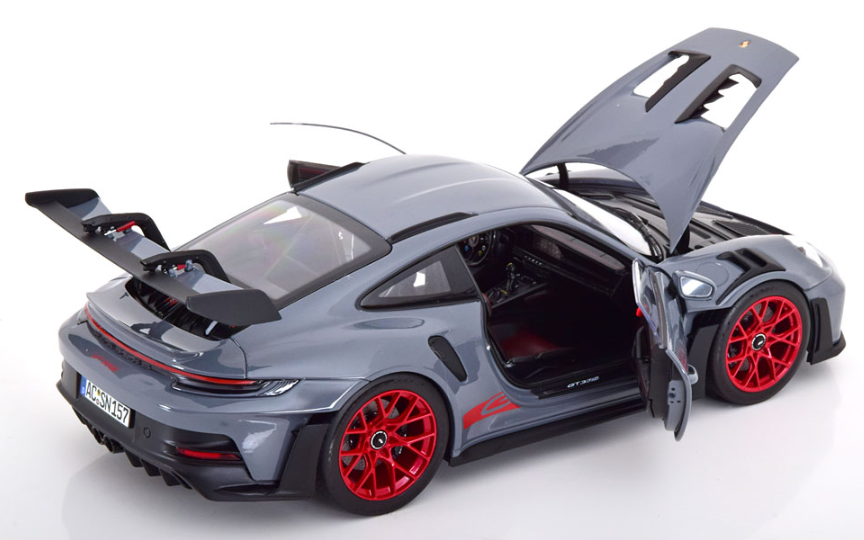 Модель автомобіля Norev 1:18 Porsche 911 992 GT3 RS Coupe Arctic Gray (187350) - фото 3