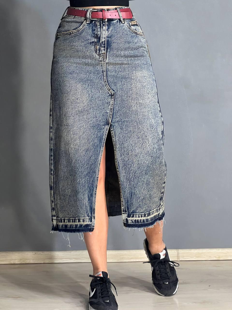 Юбка женская джинсовая ZJY 68007 разрез впереди стрейчевая ниже колена с ремнем р. 31 Темно-синий (3744)