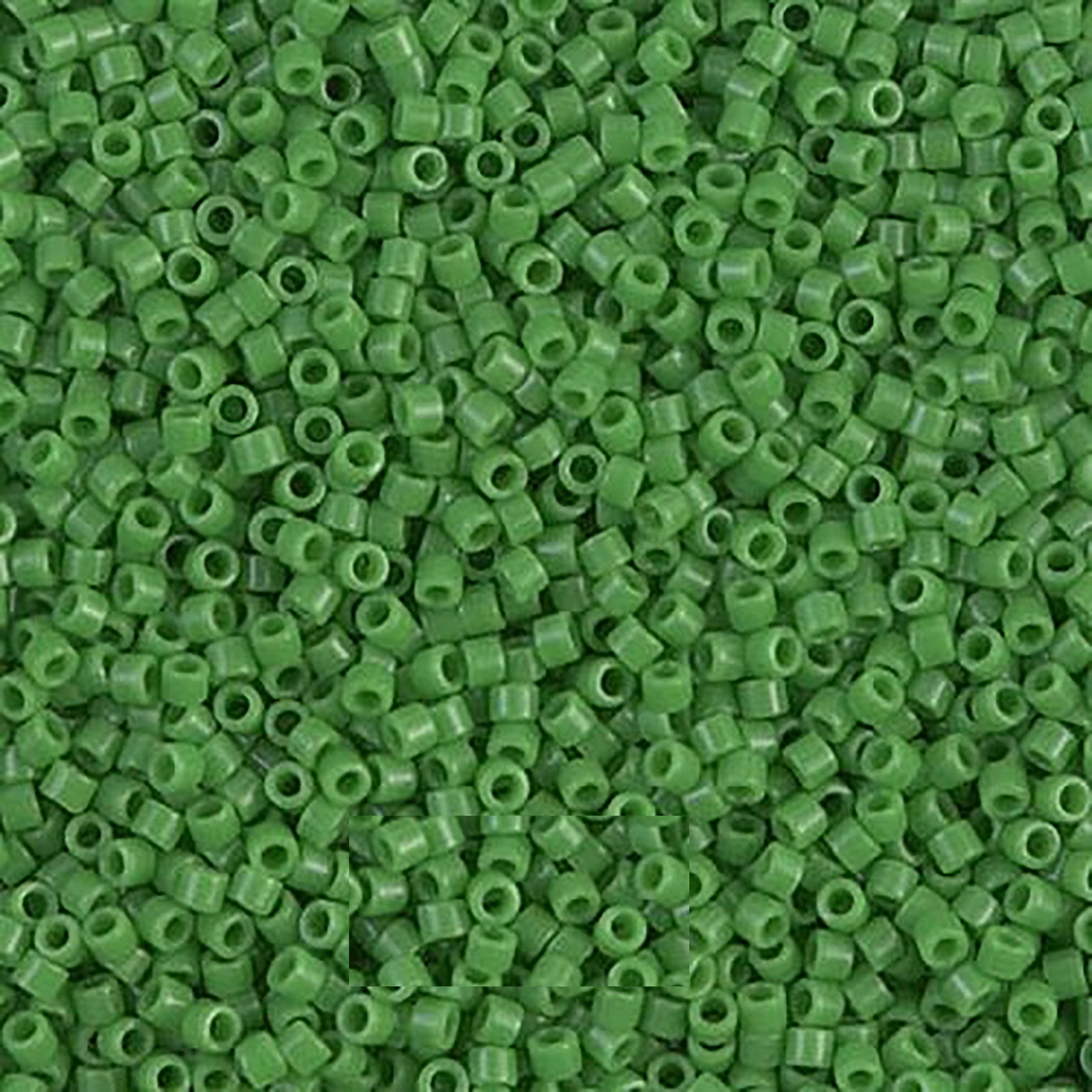 Бисер Miyuki Delica Beads 11/0 DB-724 натуральный 3 г Зеленый