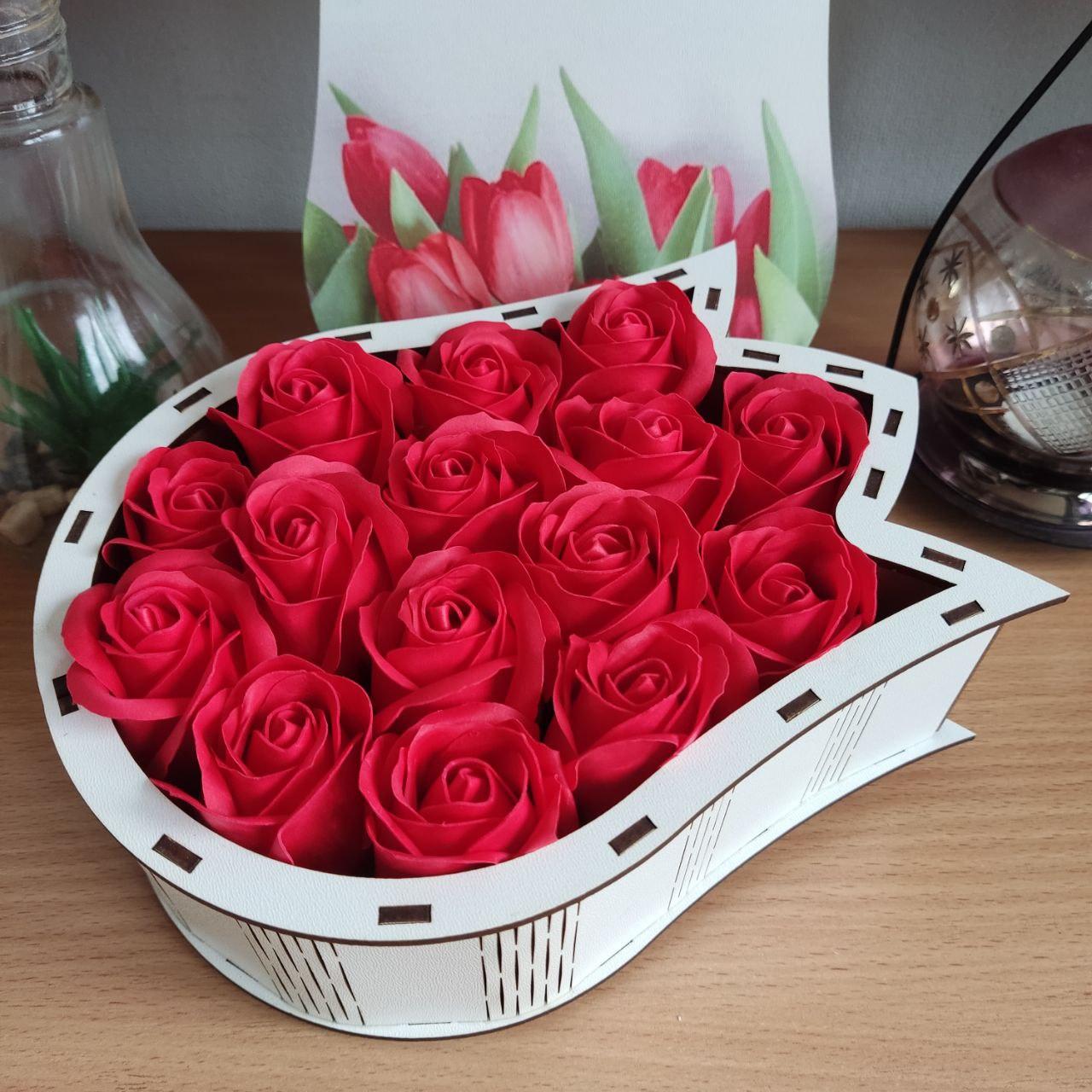 Подарочный бокс с розами для девушки на день рождения/день влюбленных/8 марта/на праздник (ar137)