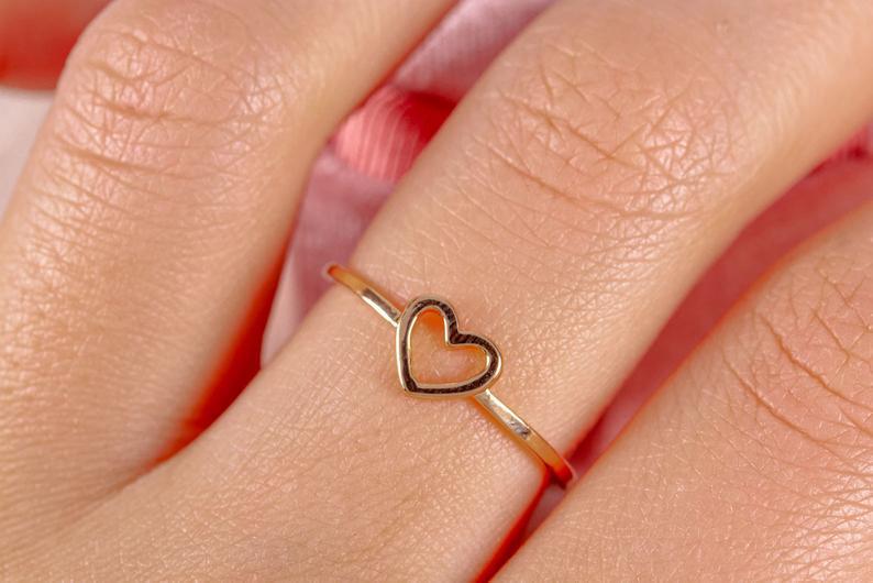 Кільце з жовтого золота з серцем (2248295210)