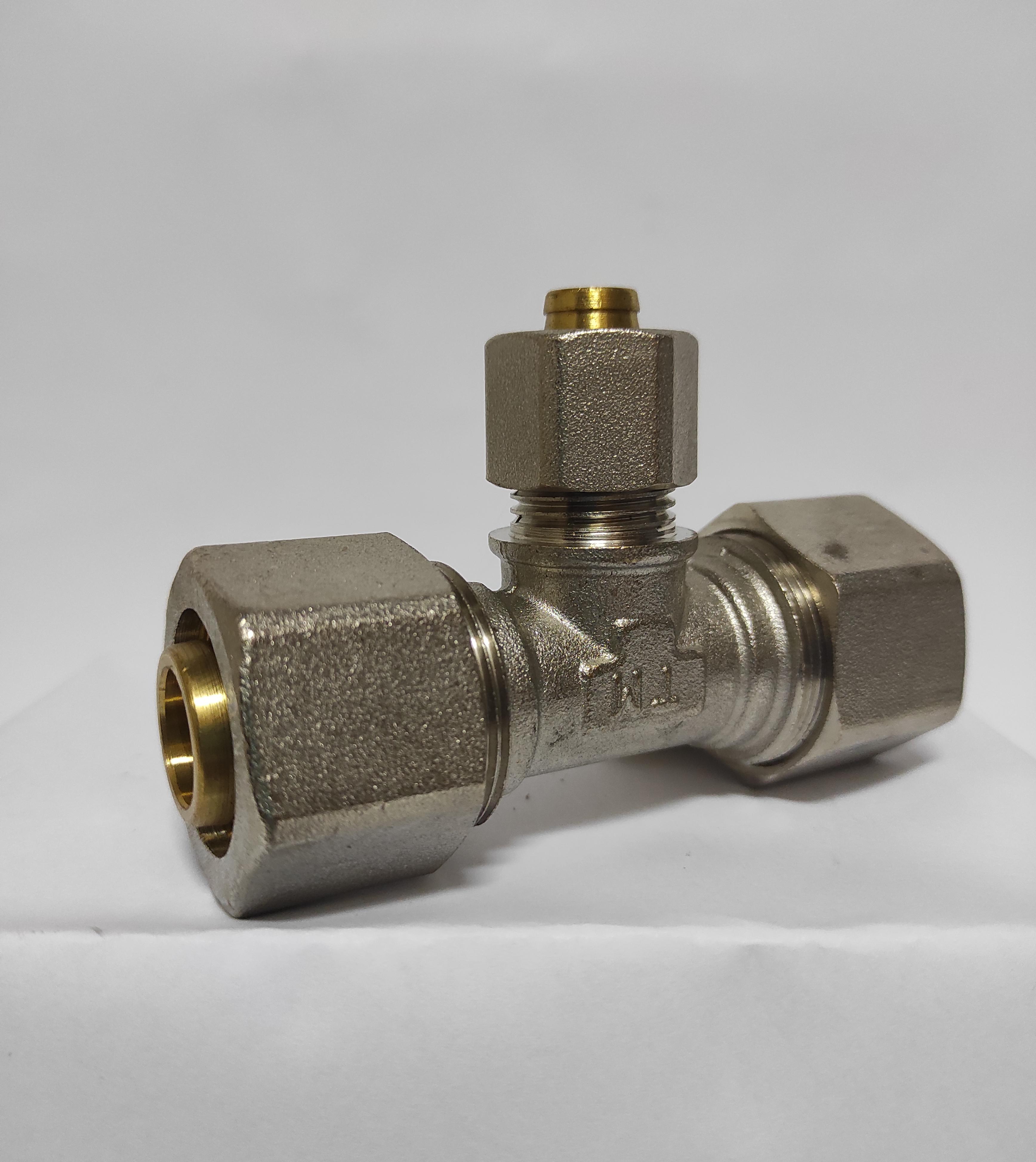 Тройник промежуточный DL 26х16х26 разборной