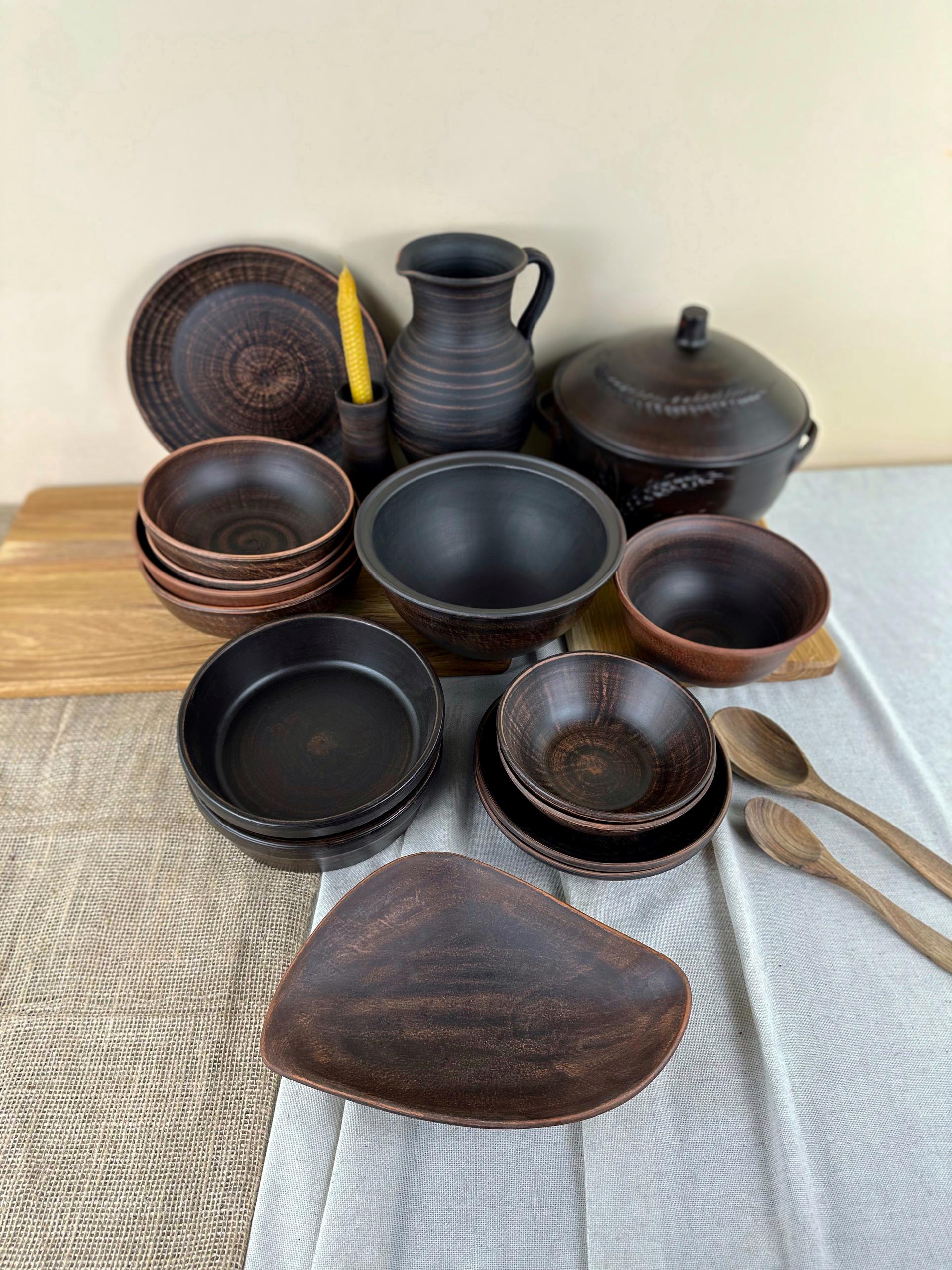 Набор керамической глиняной посуды Рождественский Двенадцать блюд большой гладкий (3129-6) - фото 7 Набор керамической глиняной посуды Рождественский Двенадцать блюд большой гладкий (3129-6) - фото 7