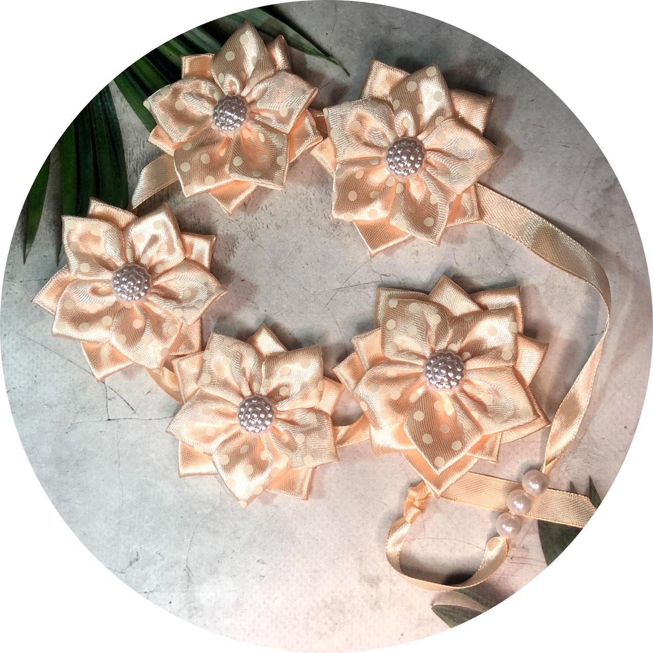 Стрічка в косу з квітками 55х7х6 см Персиковий (10813)