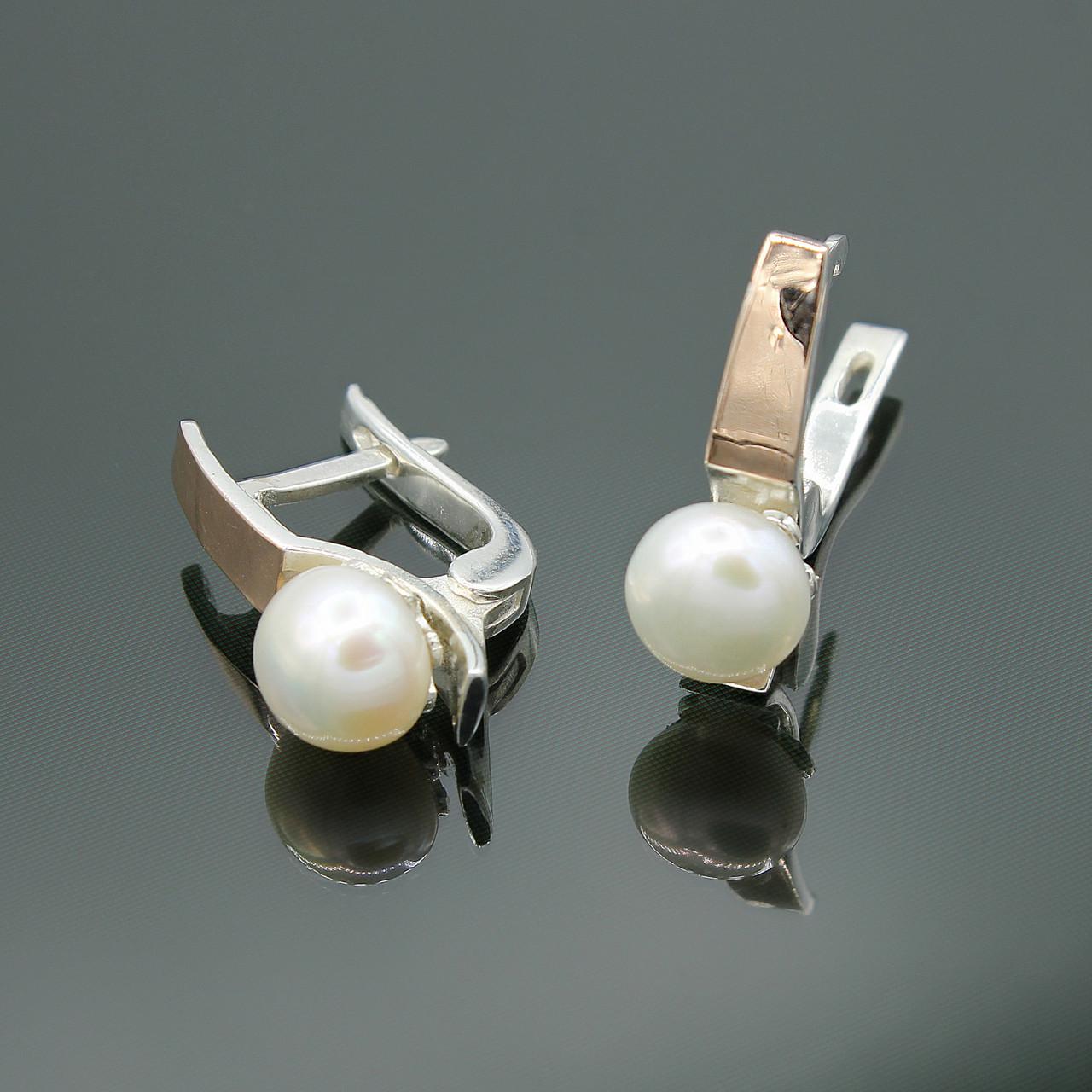 Серебряные серьги Хай-тэк с золотыми вставками и жемчугом - фото 4 Серебряные серьги Хай-тэк с золотыми вставками и жемчугом - фото 4