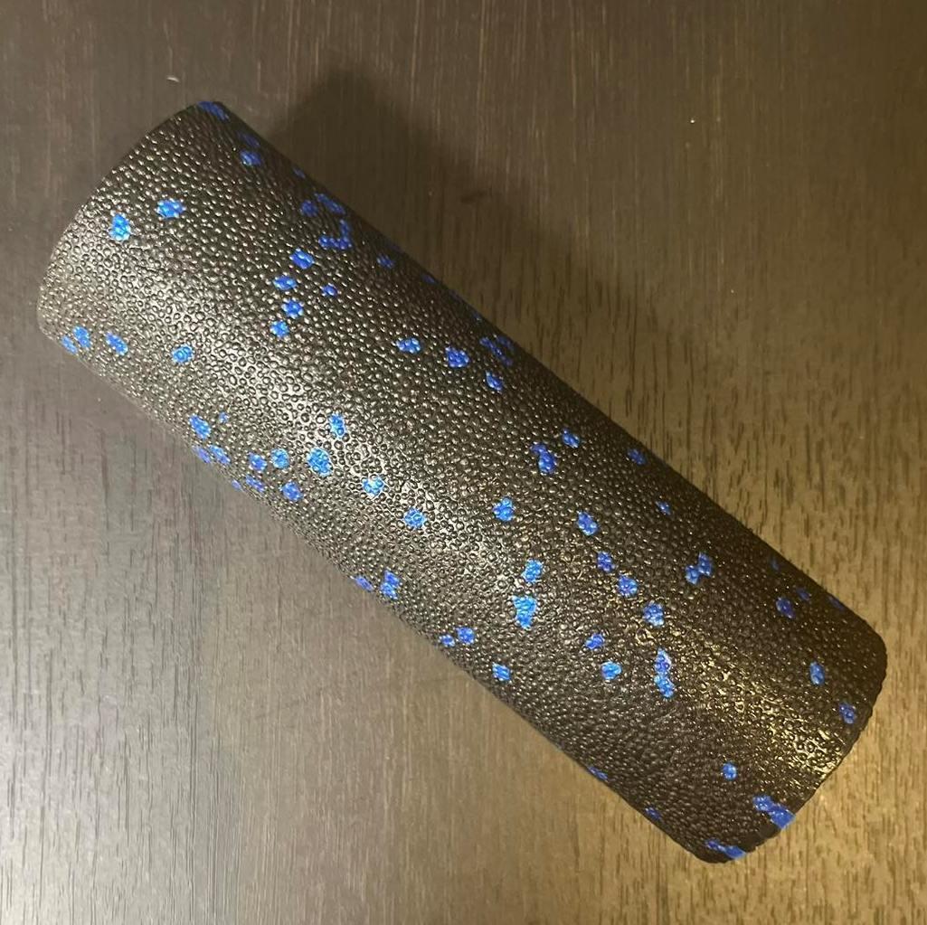 Ролик масажний гладкий PowerPlay PP-4346 Mini EPP Foam Roller 15x5,3 см Чорний/Синій (A-013212) - фото 8