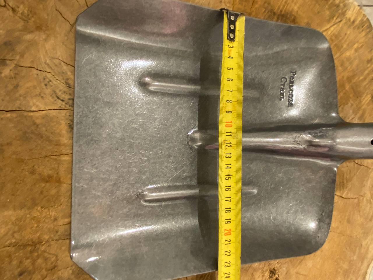 Лопата Совкова з рейкової сталі з укороченим черенком та пластиковим тримачем - фото 5 Лопата Совкова з рейкової сталі з укороченим черенком та пластиковим тримачем - фото 5