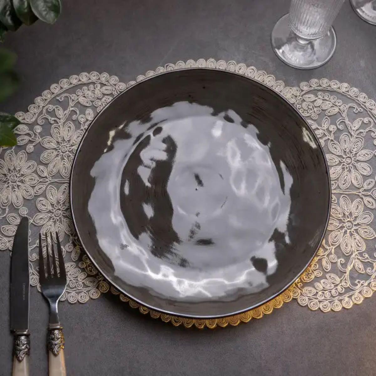 Тарелка сервировочная круглая плоская керамическая 26 см Коричневый (4652) - фото 6 Тарелка сервировочная круглая плоская керамическая 26 см Коричневый (4652) - фото 6