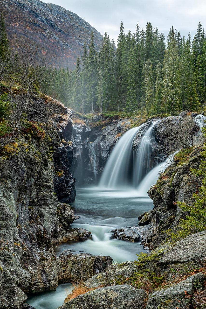 Картина на холсте Водопад 35x55 см (PR381)