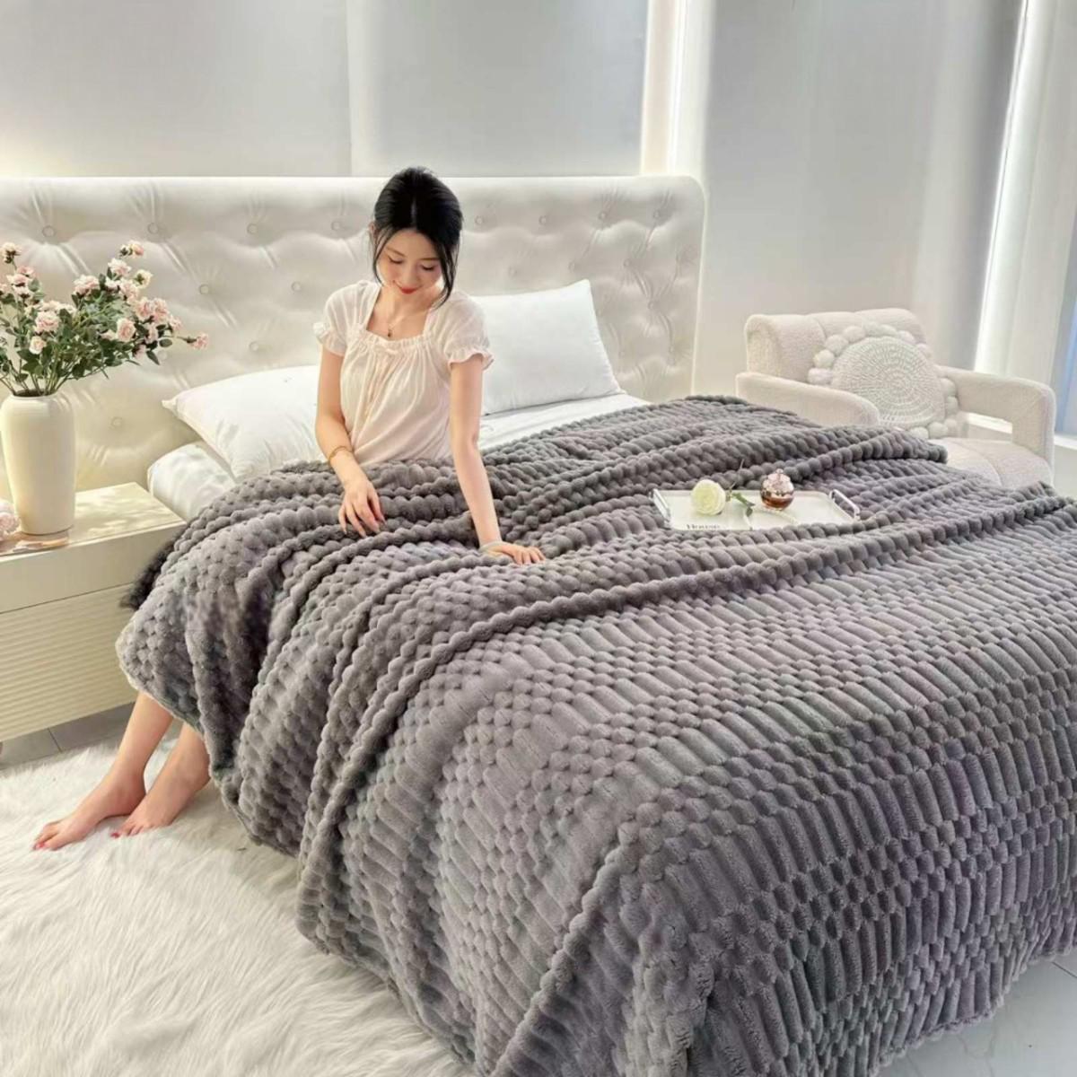 Плед Koloco Шарпей 3D Евро 220х240 см Темно-серый (41047) - фото 1 Плед Koloco Шарпей 3D Евро 220х240 см Темно-серый (41047) - фото 1