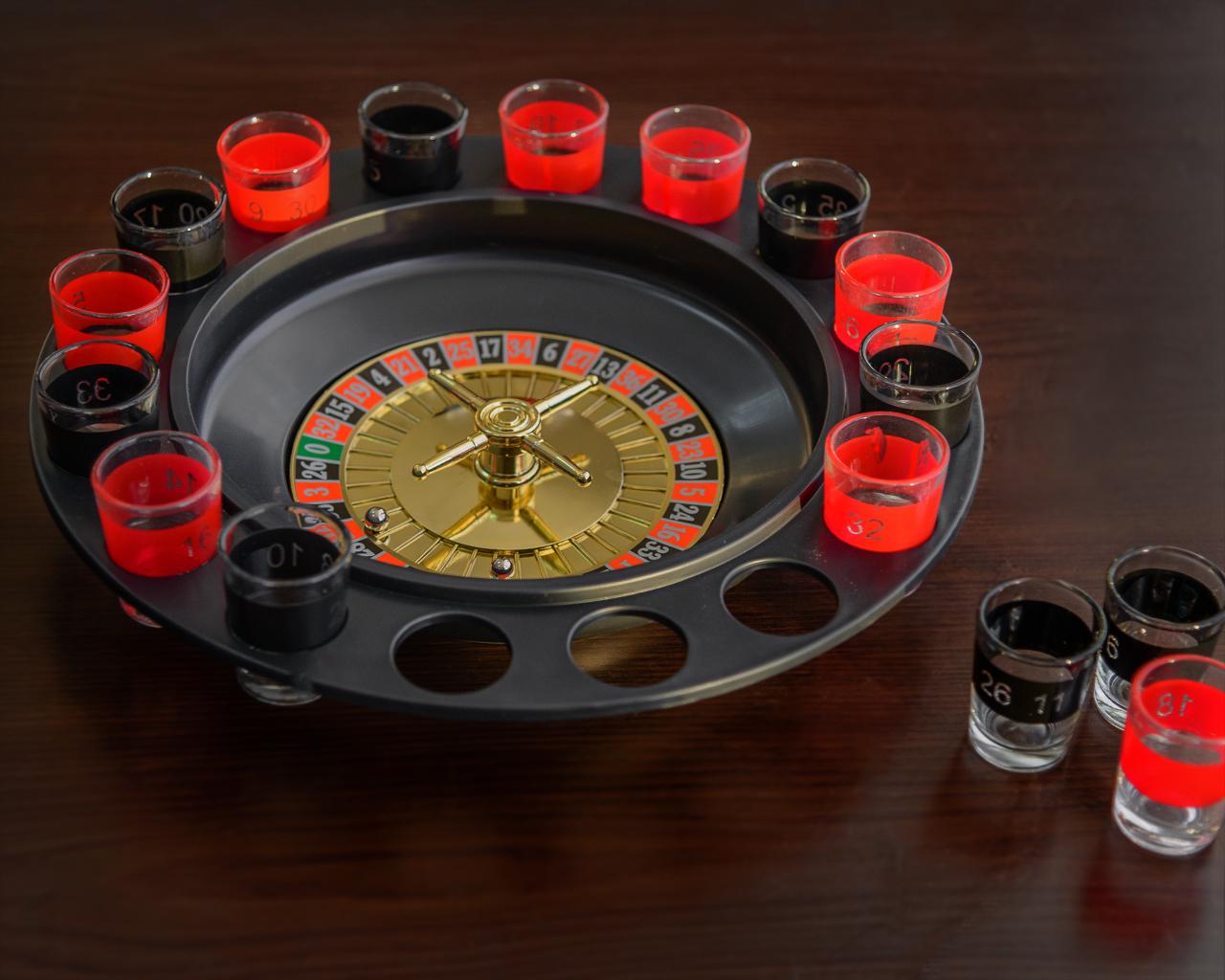 Настольная игра Пьяная рулетка 16 рюмок - фото 3